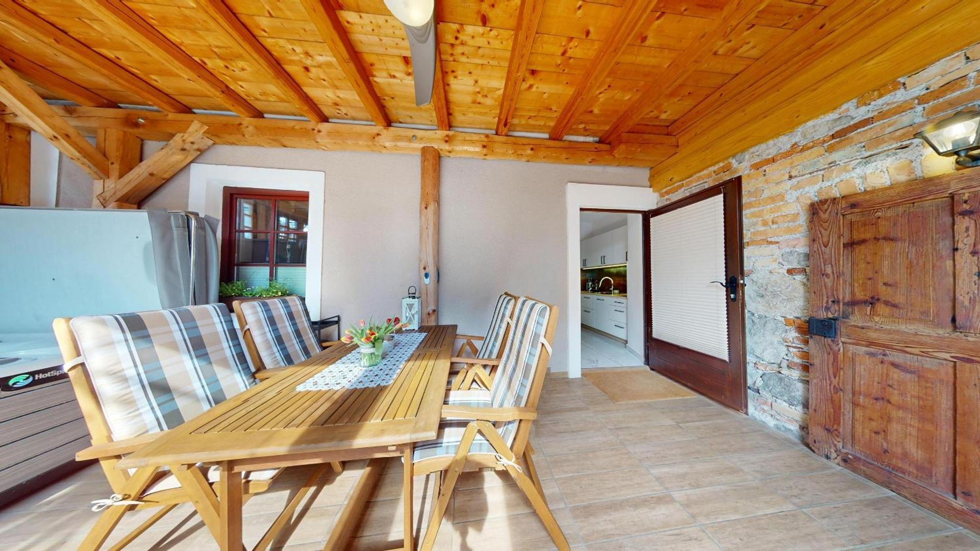Resort Hisa Ida - Apartments With Hot Tub And Sauna Ivancna Gorica Szoba fotó
