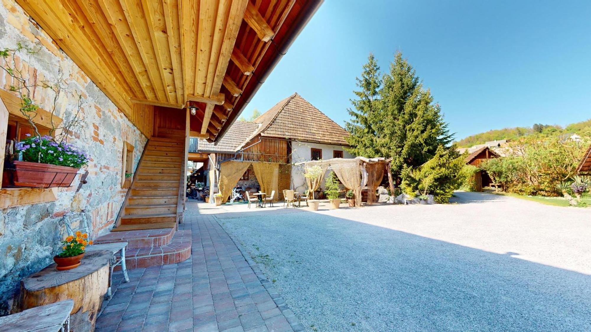 Resort Hisa Ida - Apartments With Hot Tub And Sauna Ivancna Gorica Szoba fotó