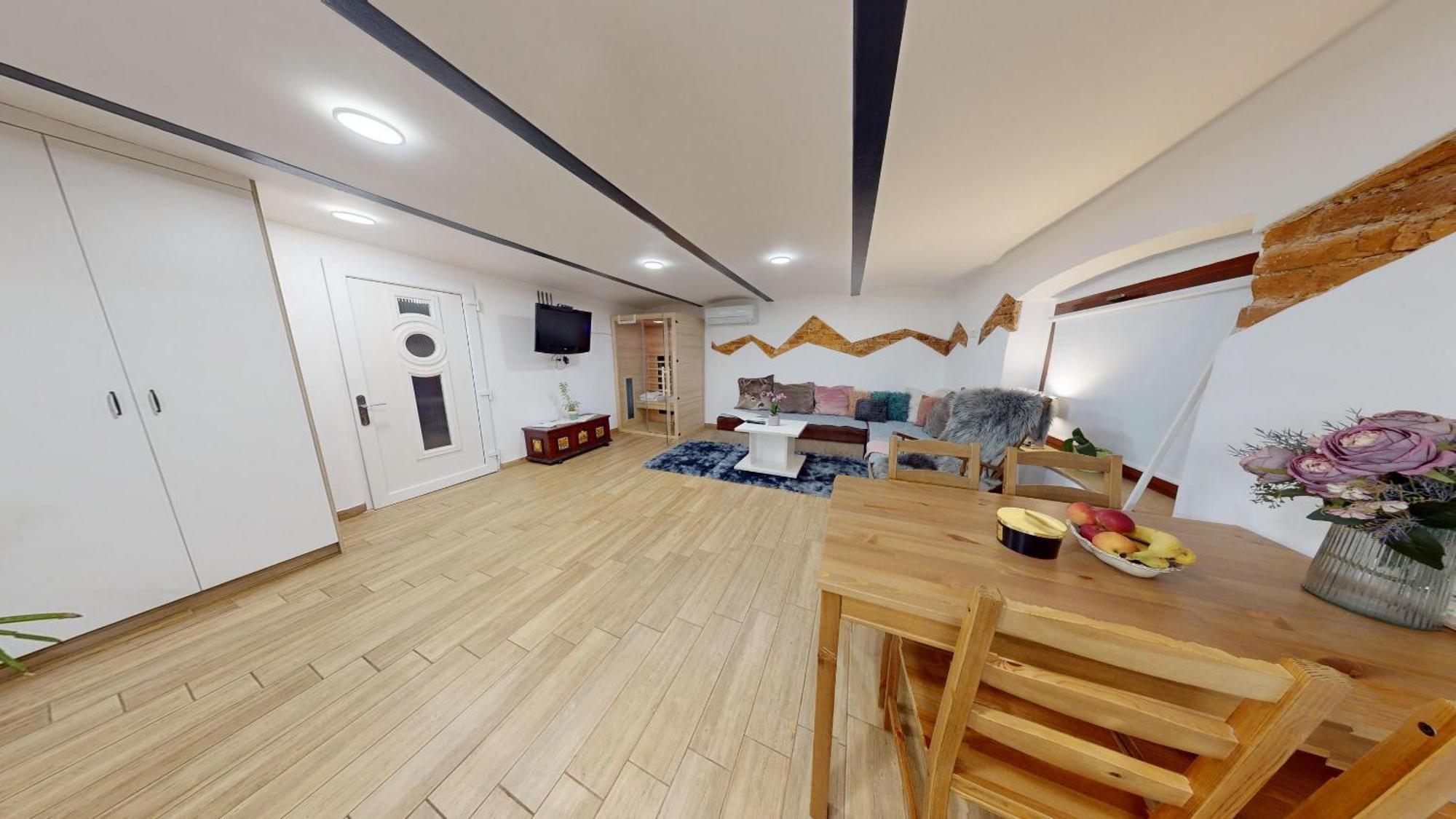 Resort Hisa Ida - Apartments With Hot Tub And Sauna Ivancna Gorica Szoba fotó